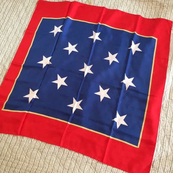 Gucci. ⭐️ Beautiful print. ⭐️😍❤️ - Picture 3 of 8